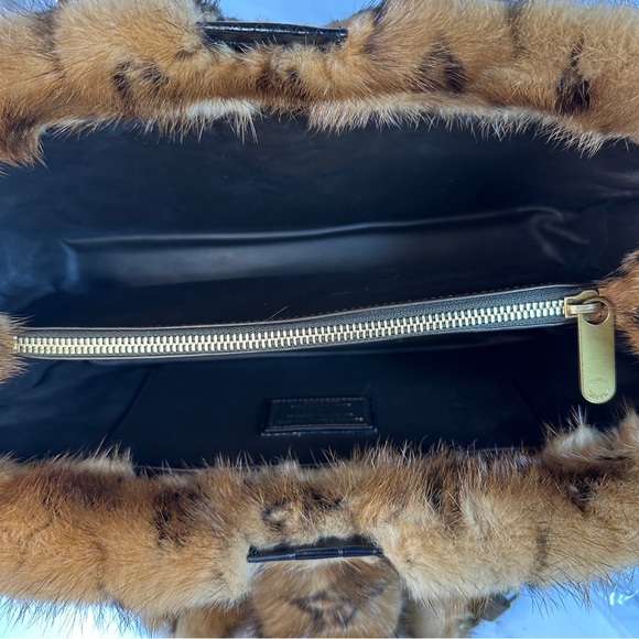 ❌❌ Louis Vuitton Mink Bag Monogram Les Extraordinnaires Le Fableux Fur tote - Picture 7 of 16
